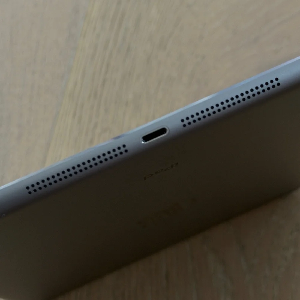 Apple iPad Air 1st Generation 64gb Space Grey 9.7” Screen